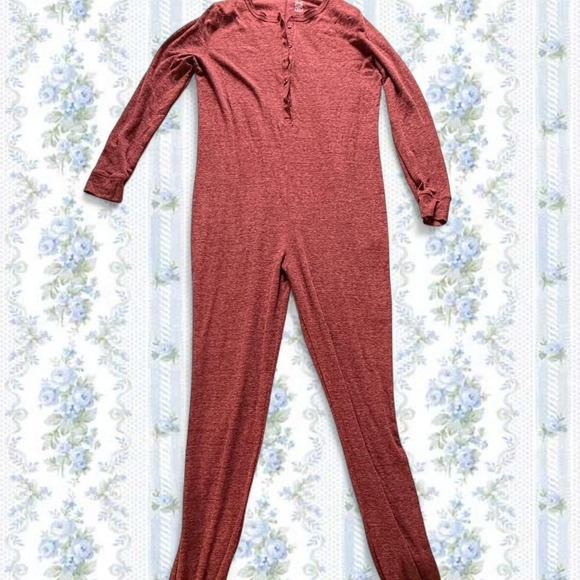 Fruit of the Loom Women's Medium Large  Soft red cotton onesie button up design - Picture 2 of 4